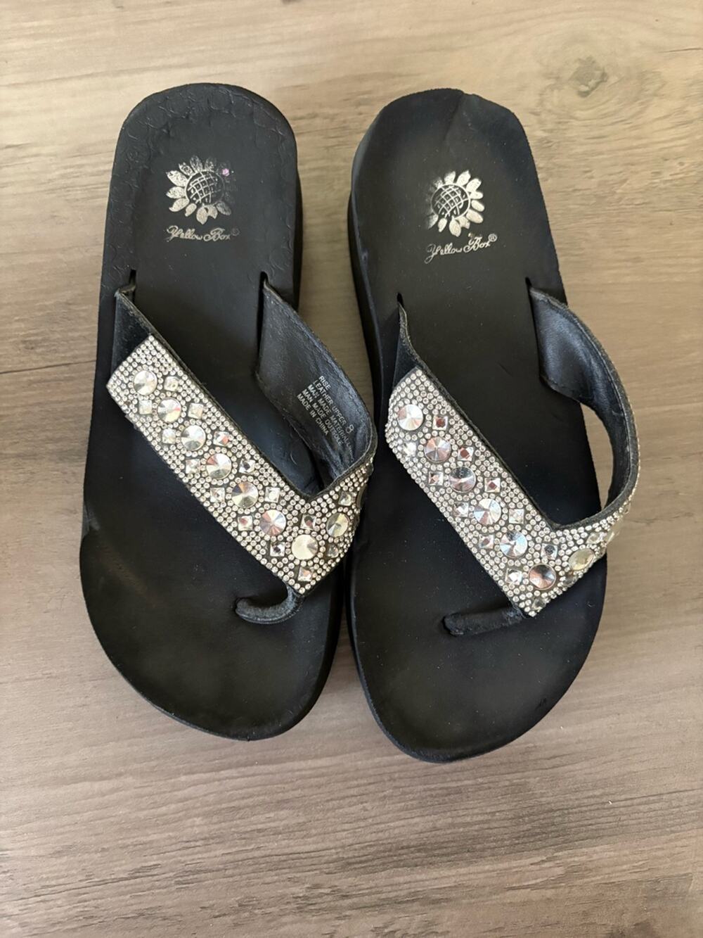 Yellow Box Black Rhinestone Platform Flip Flops Sandals Size 8 NWOT